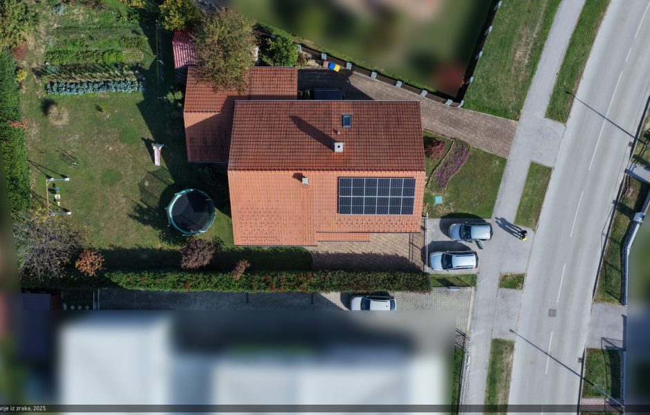 Solarni paneli na krovu kuće